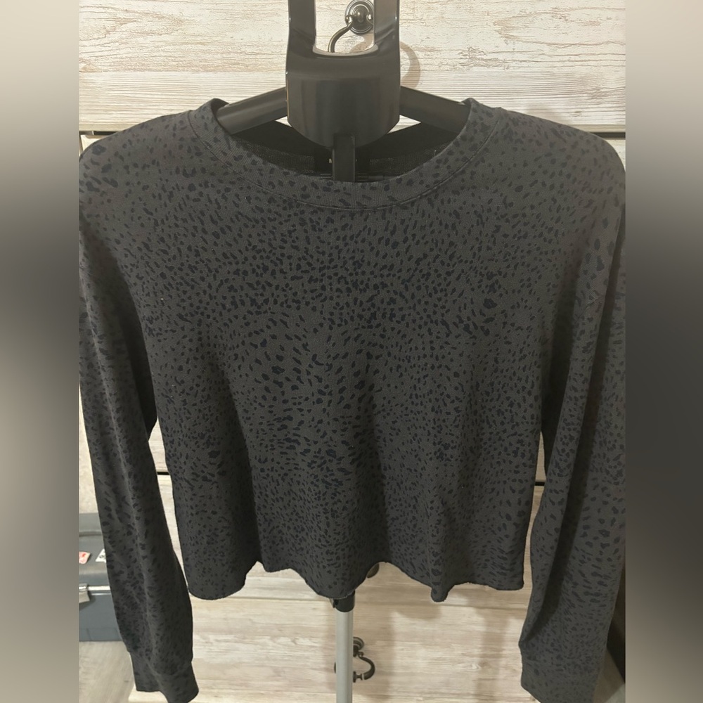 Monrow gray patterned top